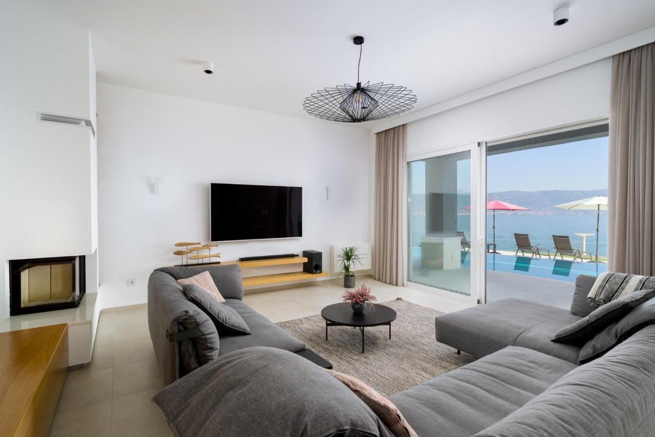 Acadia Beach Villas & Apartments สลาทิเน ภายนอก รูปภาพ