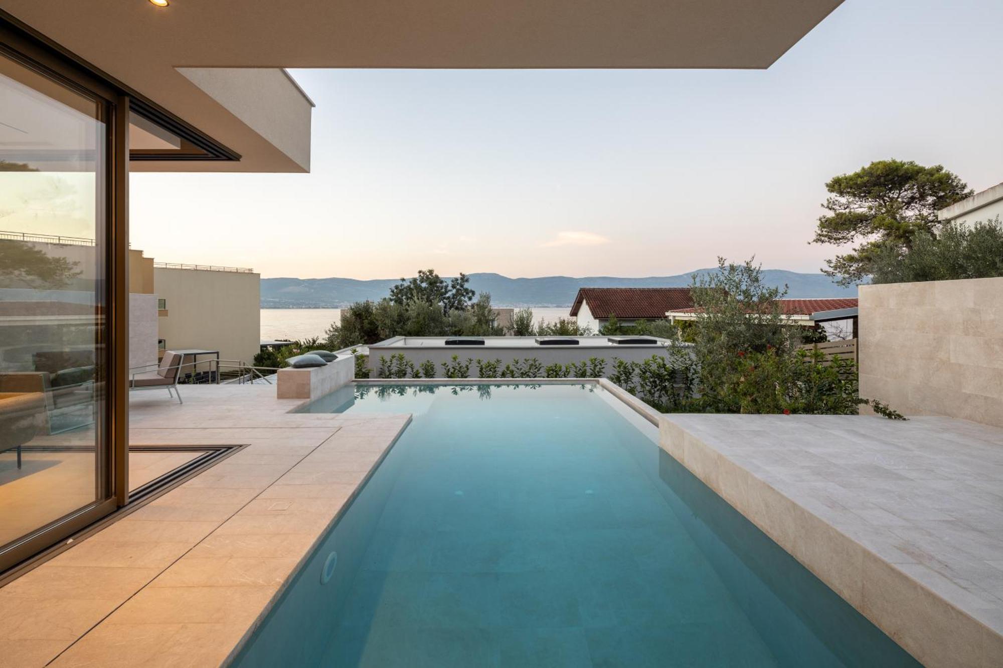 Acadia Beach Villas & Apartments สลาทิเน ภายนอก รูปภาพ