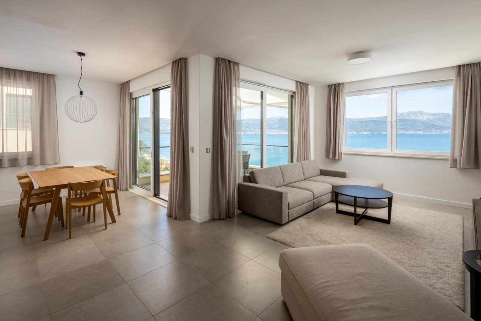 Acadia Beach Villas & Apartments สลาทิเน ภายนอก รูปภาพ