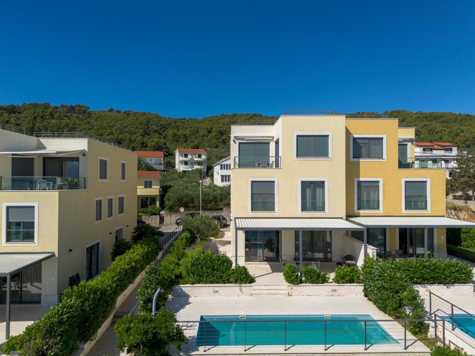 Acadia Beach Villas & Apartments สลาทิเน ภายนอก รูปภาพ