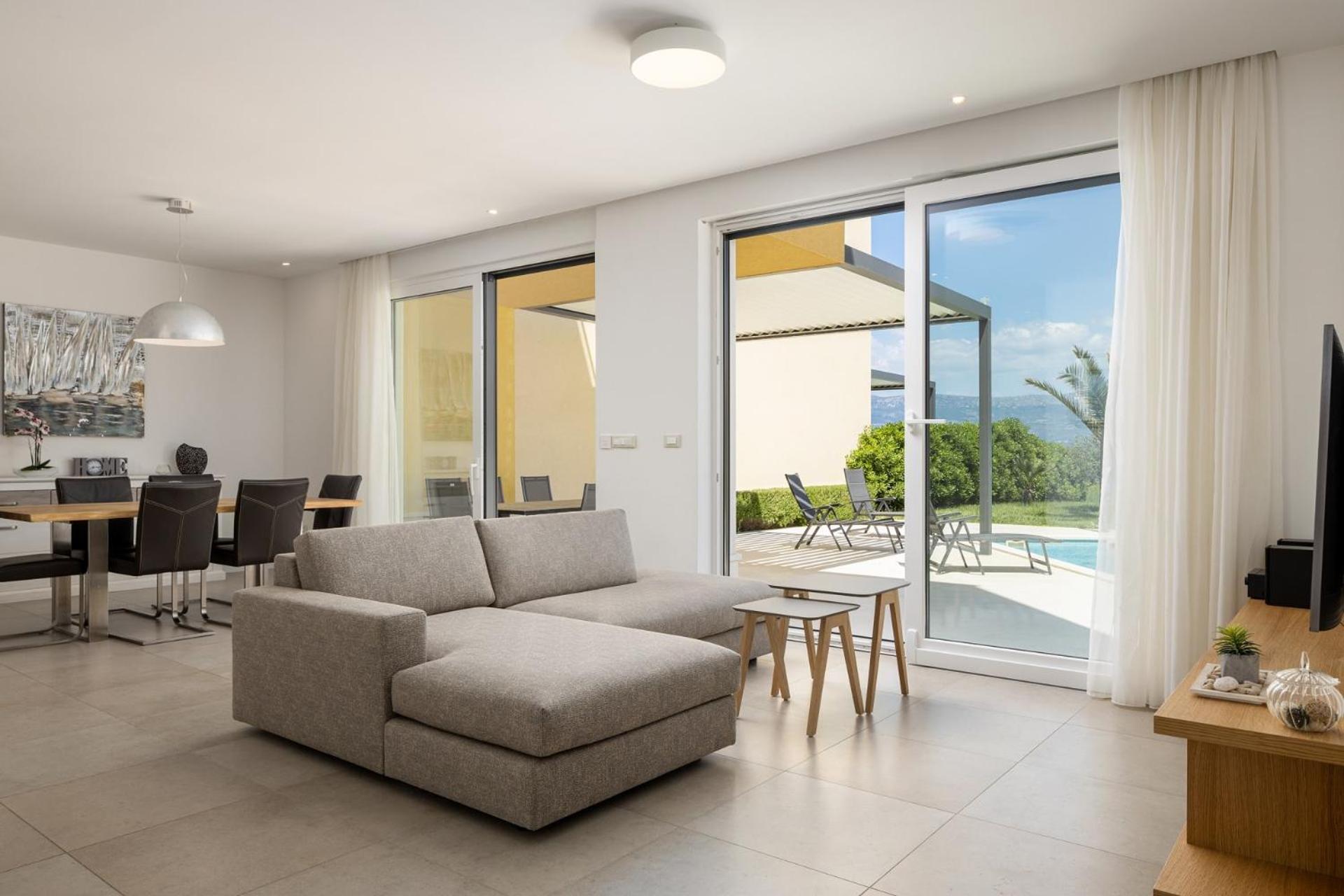 Acadia Beach Villas & Apartments สลาทิเน ภายนอก รูปภาพ